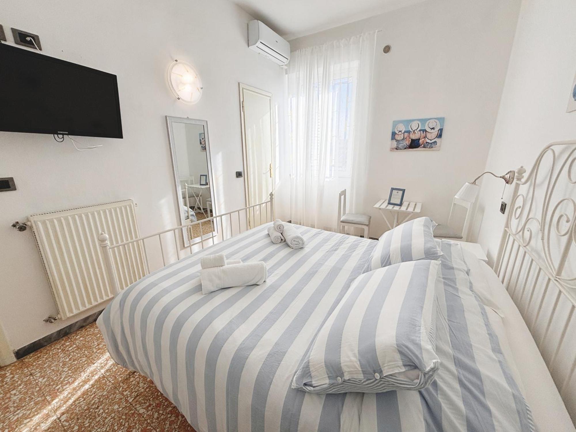 Bed and Breakfast A Casa Di Mario E Nene В'яреджо Екстер'єр фото