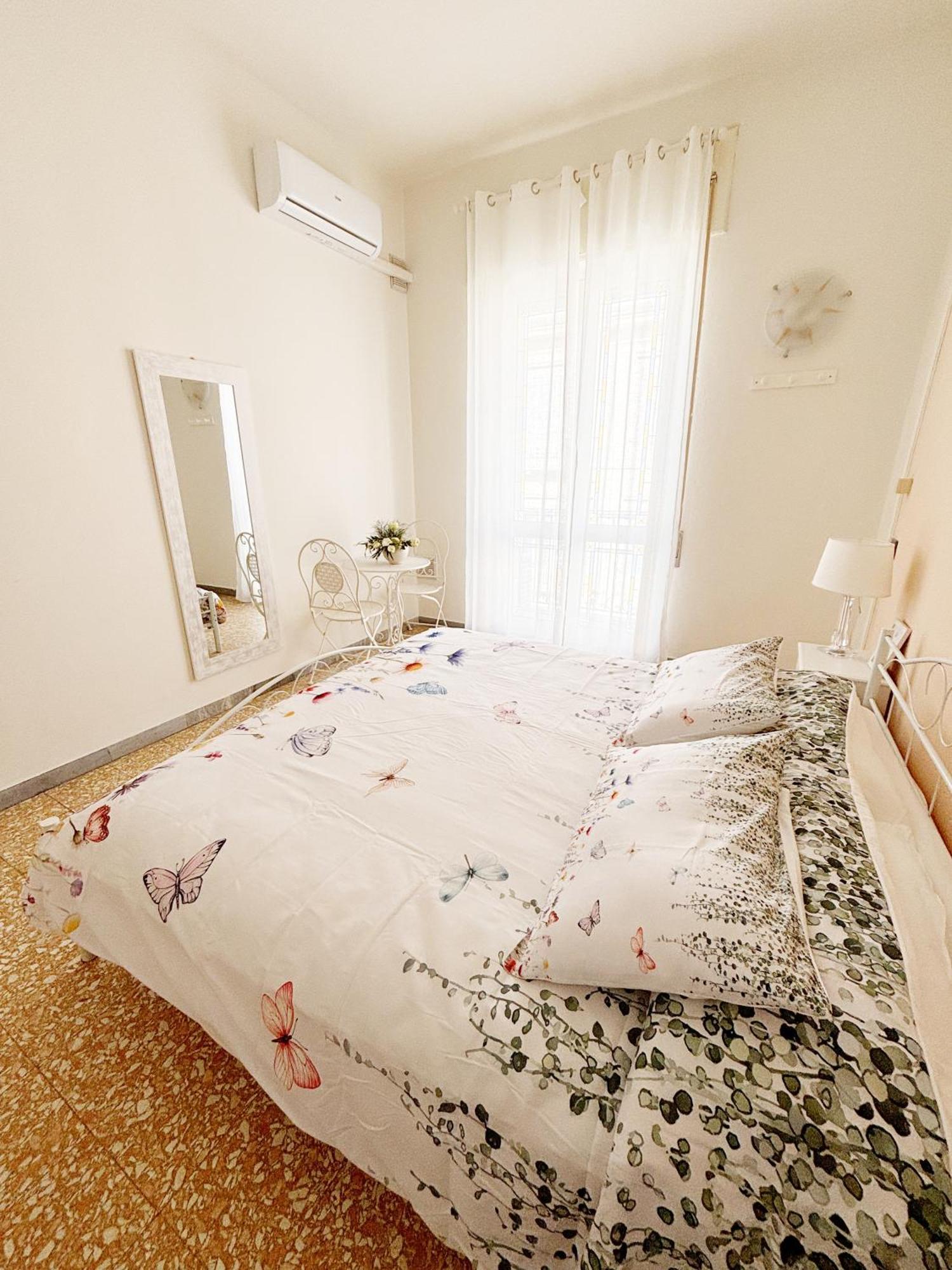 Bed and Breakfast A Casa Di Mario E Nene В'яреджо Екстер'єр фото